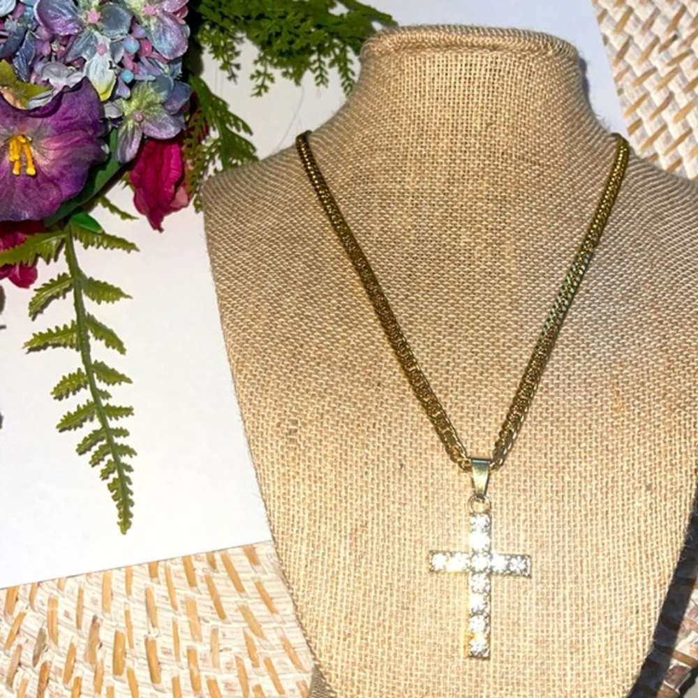 Necklace with cross pendant in stainless steel gold color 18"